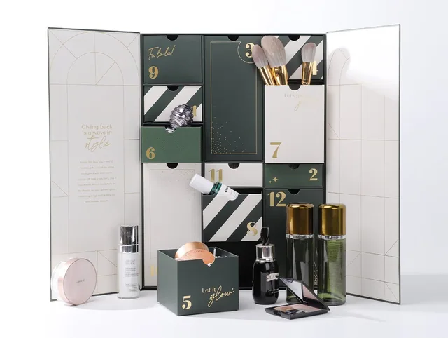 Advent calendar packaging example: 12 DAYS CALENDAR BOX