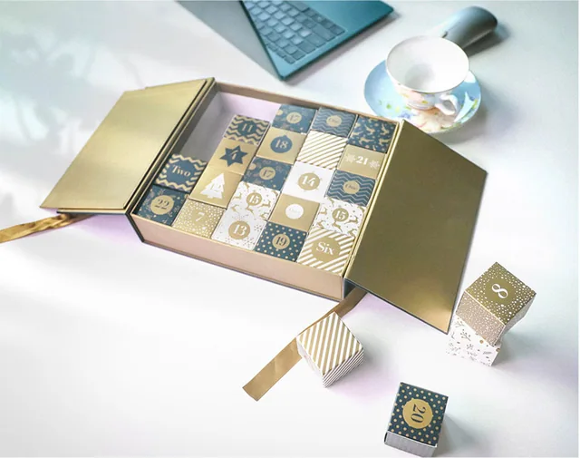 Advent calendar packaging example: SEASONS CALENDAR BOX