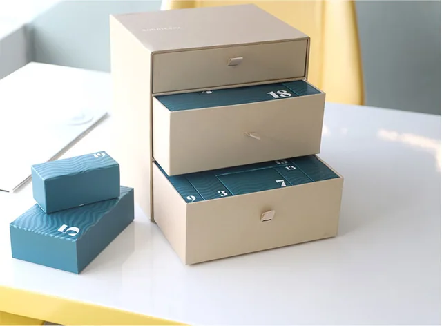 Advent calendar packaging example: CALENDAR BOX WITH DRAWERS