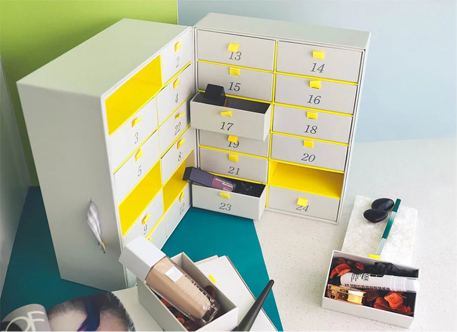 Custom packaging example: Illuminated Christmas Advent Calendar Box